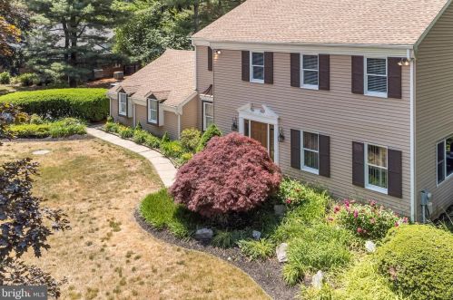 5 Averstone Dr, Washington Crossing, PA 18977-1101