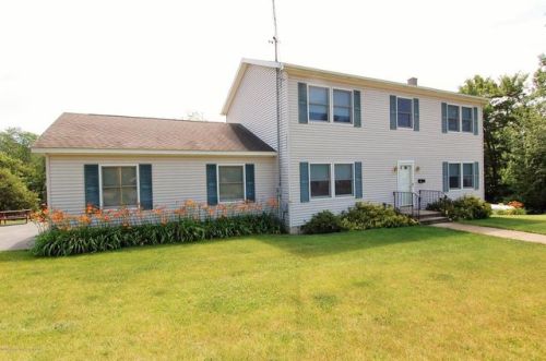 640 Clinton St, Vandling, PA 18421-1542