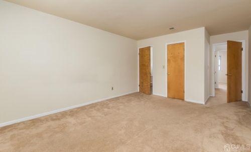 1301 Bradley Ct, Princeton NJ  08540-9547 exterior