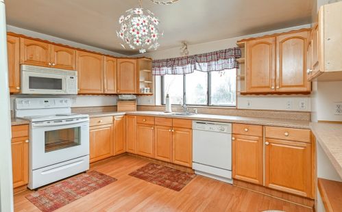 3137 Willett Rd, Pittsburgh, PA 15227-3041