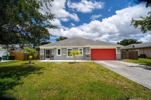 713 Avens St, Fort Pierce, FL 34983-8758