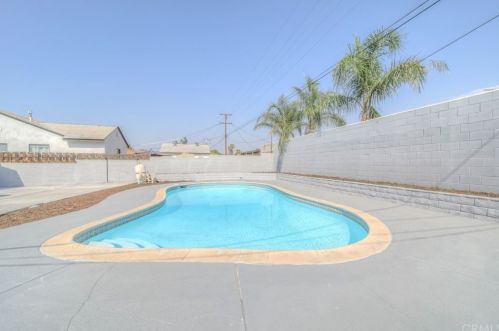 540 Victoria St, Rialto CA  92376-5231 exterior
