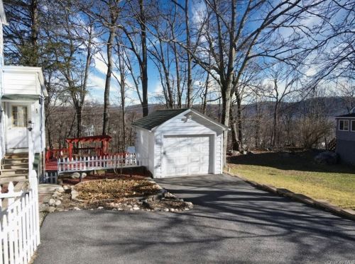 31 Mearns Ave, Highland Falls NY  10928-1103 exterior