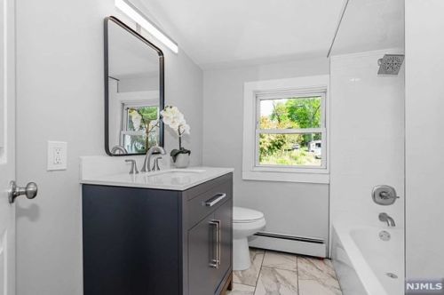 577 Ewing Ave, Franklin Lakes NJ  07417-2302 exterior