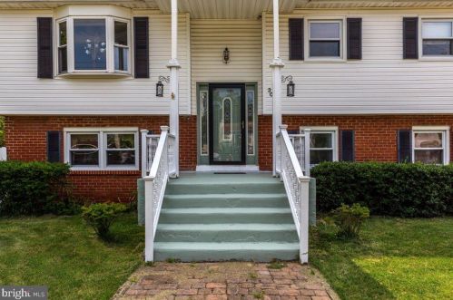 305 Shawnee Trl, Browns Mills NJ  08015-6119 exterior