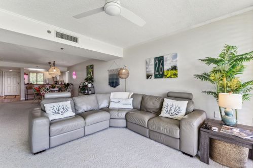 401 Seas Dr, Jupiter FL  33477-1129 exterior
