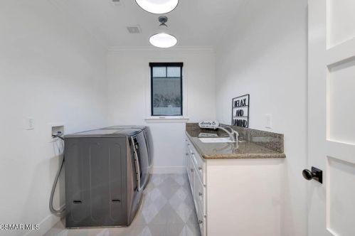 820 Mandalay Bch Rd, Oxnard CA 93035-1078 exterior