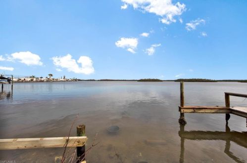 57 Oyster Bay Ln, Fort Myers Beach, FL 33931-2939