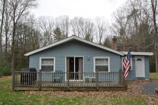 138 Lower Valley Dr, Kunkletown, PA 18058-7900