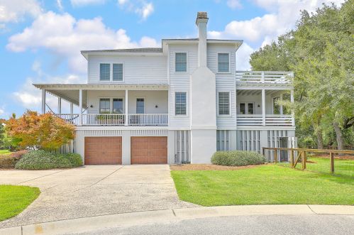 1624 Diddy Dr, Mount Pleasant SC  29464-9489 exterior