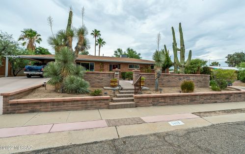 7426 Calle Antigua, Tucson, AZ 85710-3744