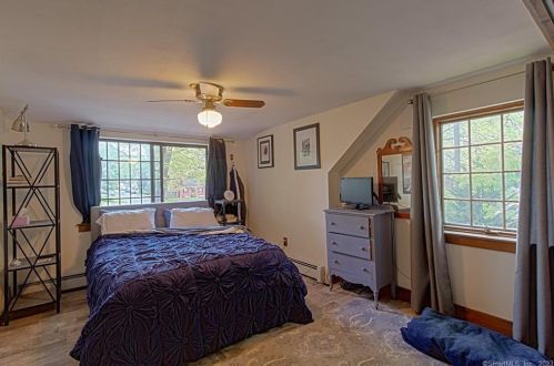 82 Chambers St, Manchester CT  06042-2912 exterior