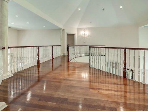 63 Salierno Rd, Tuxedo Park NY  10987-4712 exterior