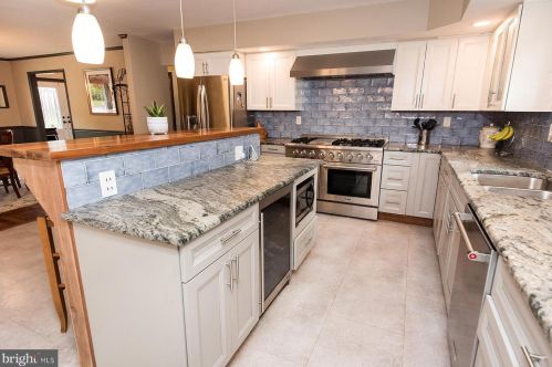 1700 Concord Ct, Blue Bell PA  19422-1336 exterior