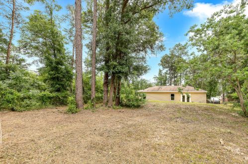 30 Lowery Rd, Freeport FL  32439-4220 exterior