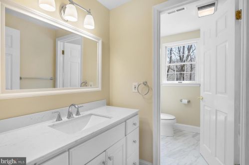 4471 Occoquan Overlook, Woodbridge VA  22192-6107 exterior