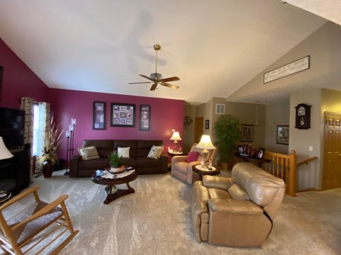 210 Purple Finch Loop, Pataskala, OH 43062-8824