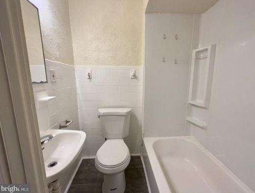 565 Pershing Ave, Lancaster PA  17602-4369 exterior