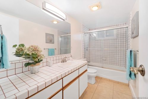 914 Agate St, San Diego CA 92109-1118 exterior