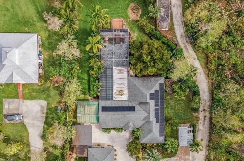 770 Logan Blvd, Naples FL 34116-3909 exterior