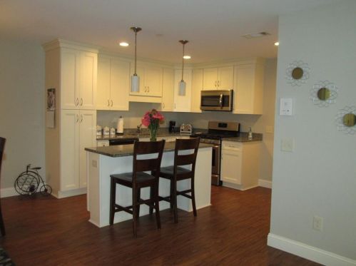 60 Saw Mill Dr, North Kingstown, RI 02852-7618