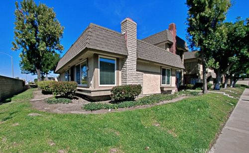 2000 Figwood Ln, Anaheim CA  92806-4605 exterior