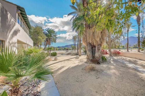 51650 Avenida Bermudas, La Quinta CA  92253-6108 exterior