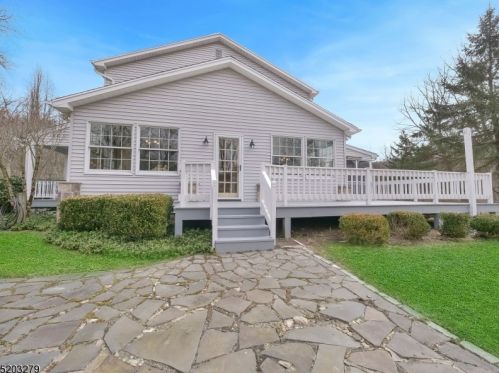 18 Dennis Rd, Lafayette NJ  07848-3153 exterior