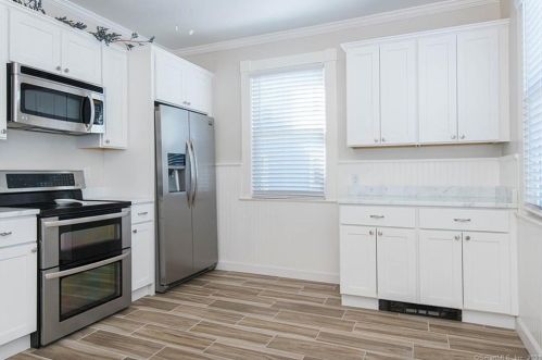 42 Merriman St, Bristol CT  06010-5042 exterior