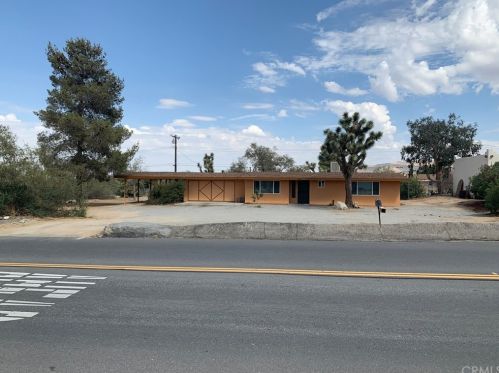 7631 Joshua Ln, Yucca Valley, CA 92284-3750