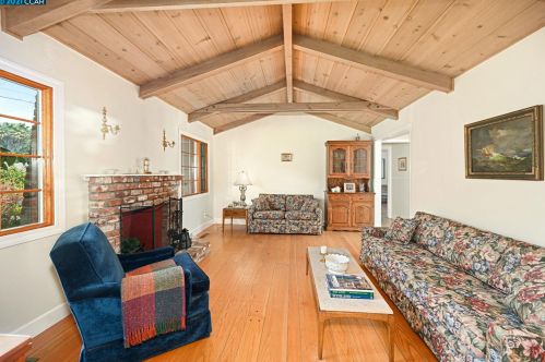 37 La Gonda Ct, Danville, CA 94526-1703