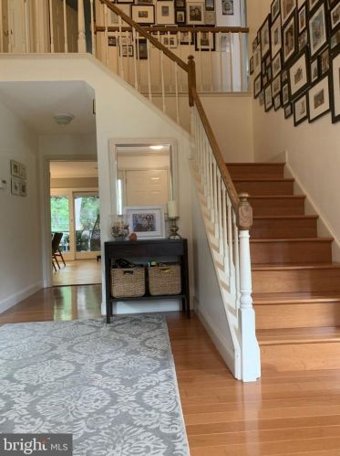 10611 Burnside Landing Ct, Springfield, VA 22015-2520