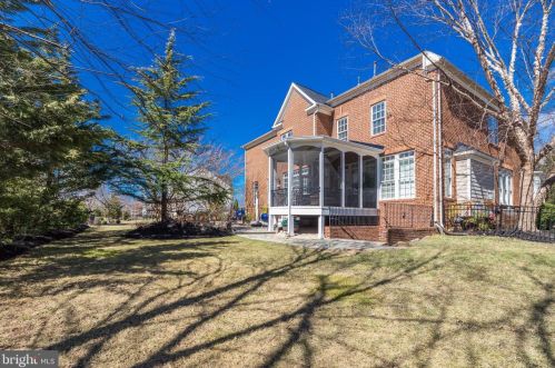 19376 Ml Dm Pl, Leesburg VA 20176-1637 exterior