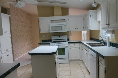 221 Rock Lake Dr, Zelienople PA  16063-8901 exterior