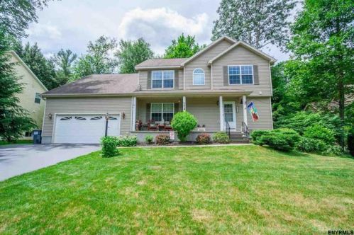33 Timbira Dr, Fortsville, NY 12831-1327