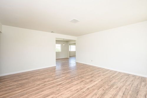 340 Avenida Cerca, Palm Springs CA  92262-1403 exterior