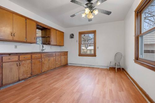 1240 Marian Ln, Green Bay, WI 54304-2338