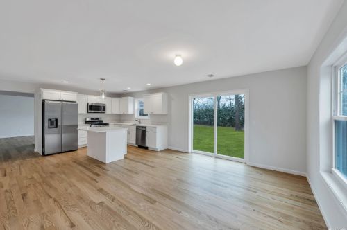 594 Canal Rd, Mount Sinai NY  11766-3307 exterior