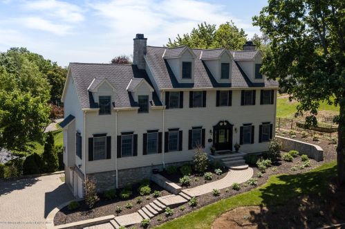 18 Hilltop Ter, Tinton Falls, NJ 07701-2417