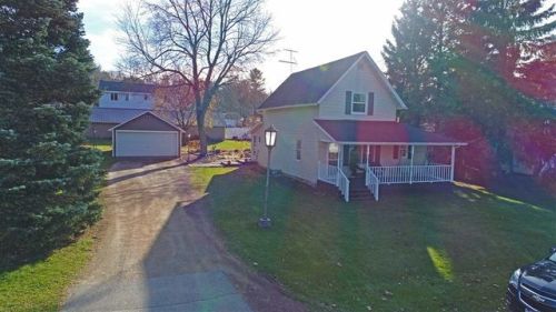 307 High St, Weyauwega, WI 54983-8501