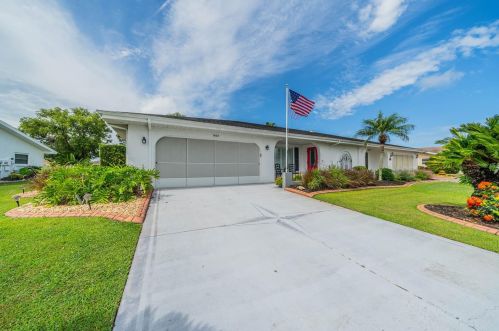 1602 Bentwood Dr, Ruskin, FL 33573-5057