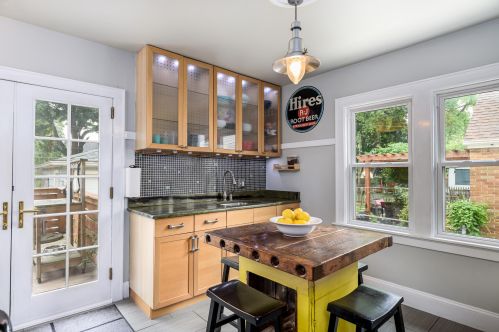 3806 Austin St, Milwaukee, WI 53207-3913