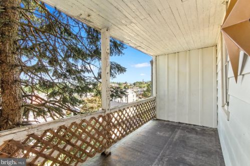 325 1st Ave, Red Lion PA  17356-1517 exterior