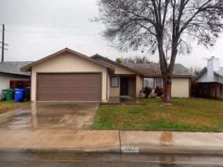 1050 Greenfield Dr, Porterville, CA 93257-1320
