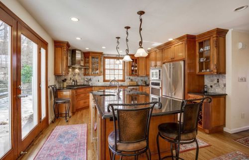 195 Cove Rd, Muttontown, NY 11771-3409