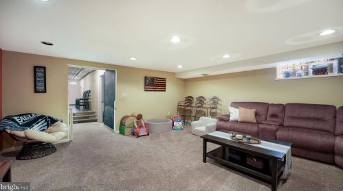 1020 Hartel Ave, Philadelphia PA  19111-3204 exterior
