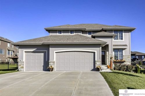 20020 Oak St, Gretna, NE 68028-6996