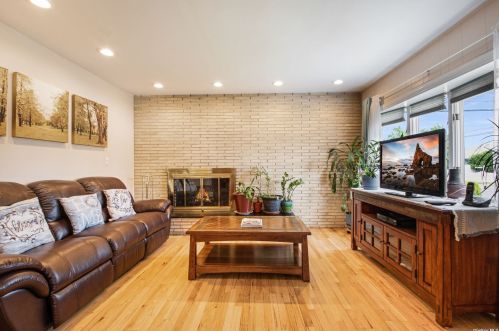 99 Thomas Ave, Bethpage NY  11714-1811 exterior