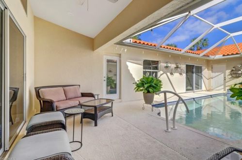 95 12th Ave, Naples FL  34120-3353 exterior