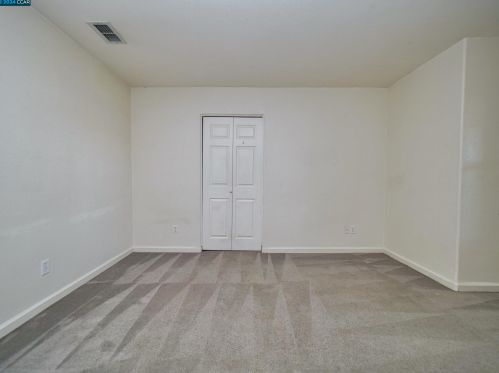 1062 Schadeck St, Manteca CA  95336-5956 exterior